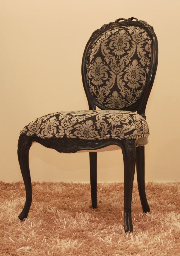 "Ribbon Chair", Black color